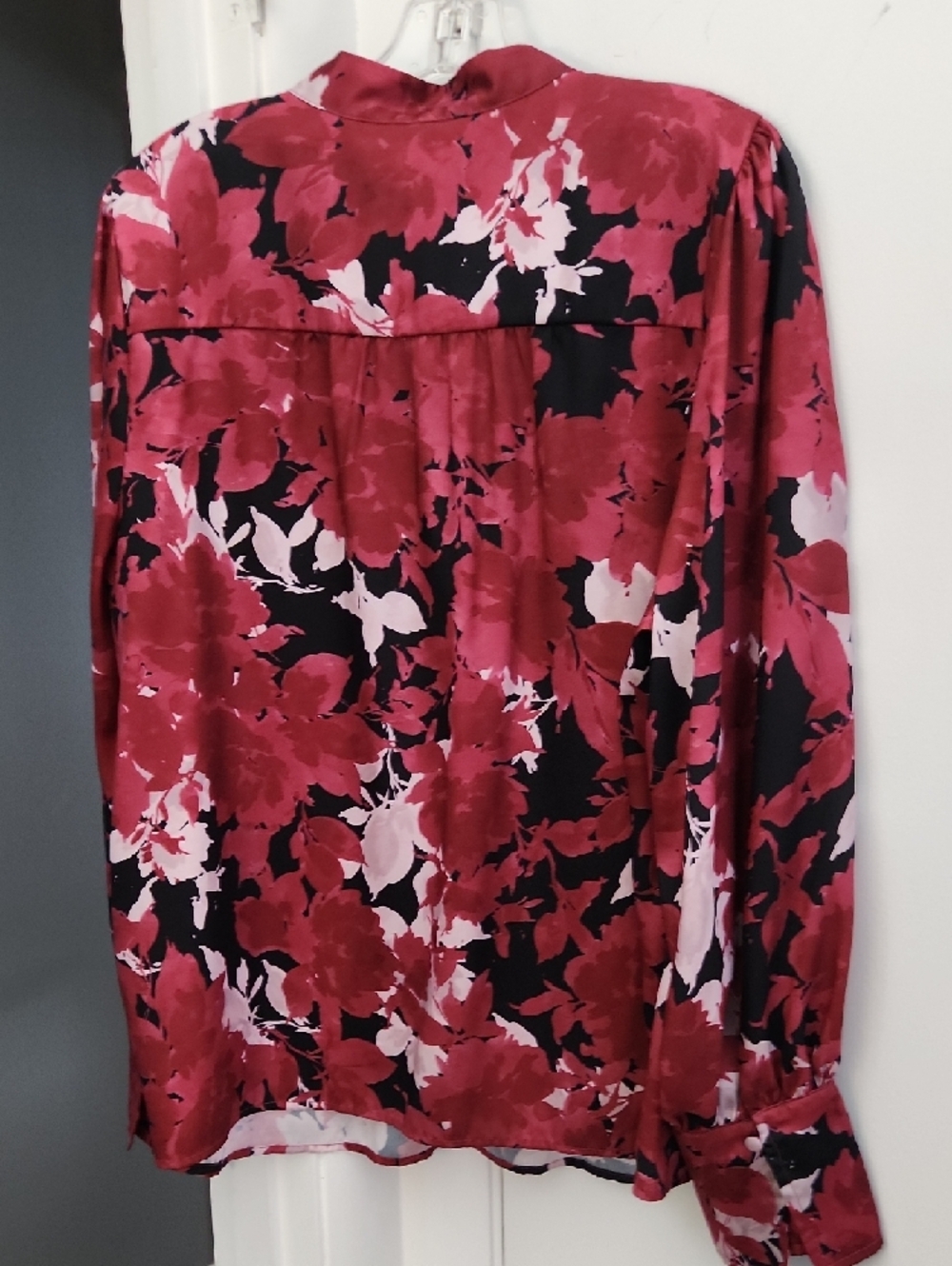 Banana Republic Red, Pink and Black Floral Satin Blouse - Picture 5 of 5